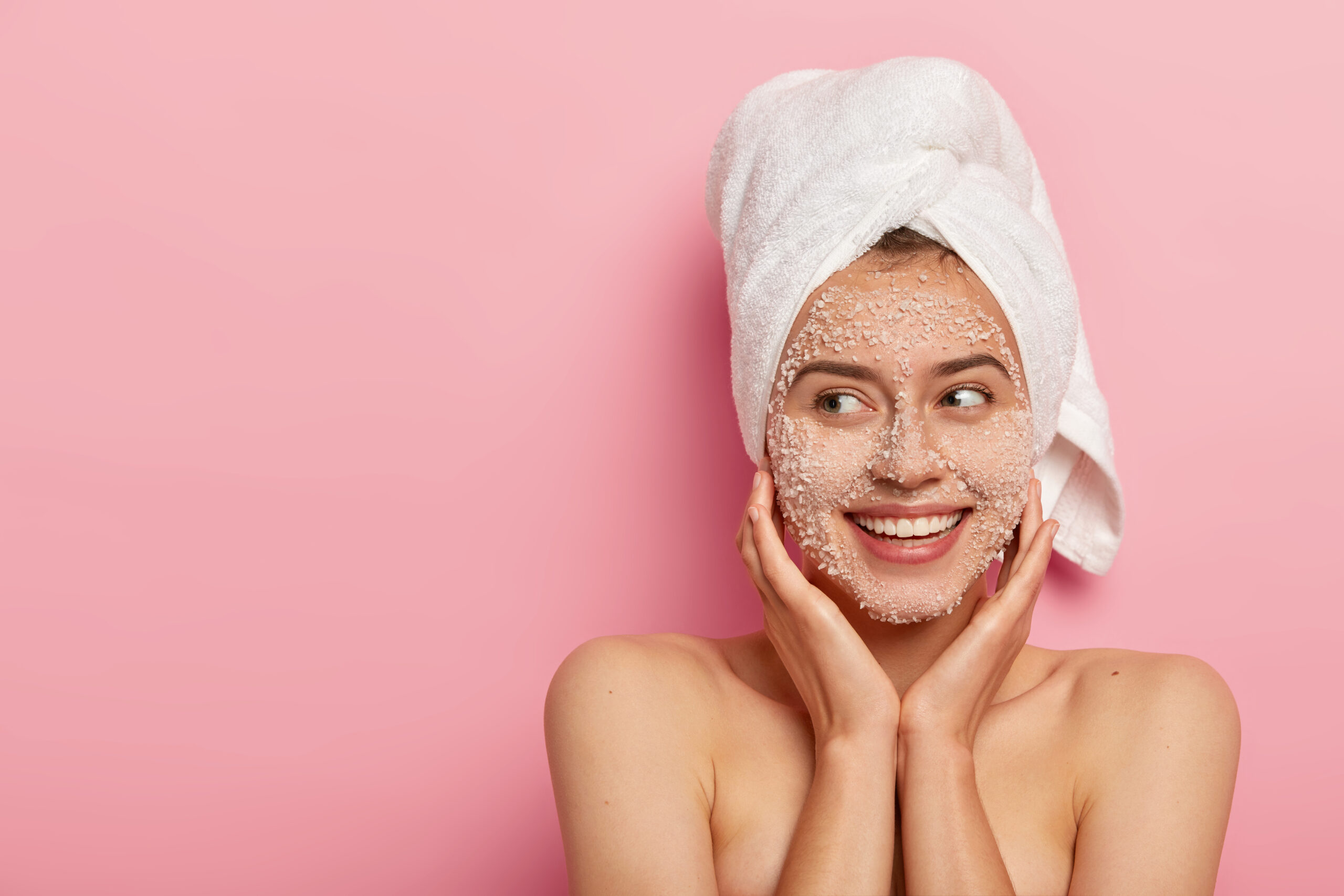 Jak dbać o skórę twarzy? Porady dla kobiet i mężczyzn